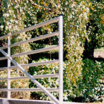 CHAIN LINK