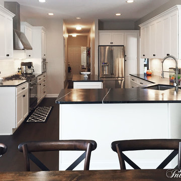 Black & White Transitional Kitchen