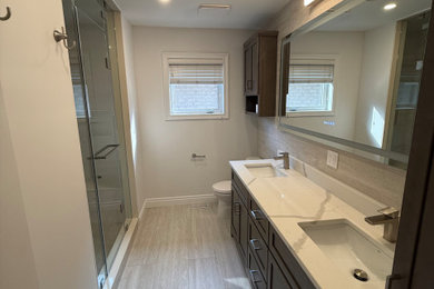 Example of a bathroom design in Toronto