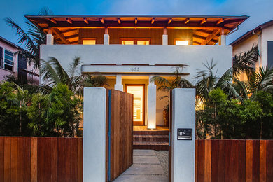 Island style home design photo in Los Angeles