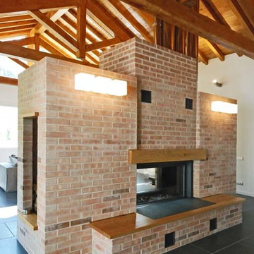TETTO IN LEGNO, PIETRA E MATTONI A VISTA