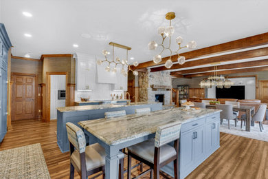 Kitchen - cottage kitchen idea in Cleveland