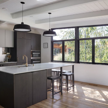 Sports Enthusiasts’ Hideaway by Klopf Architecture
