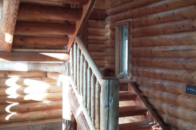 Example of an arts and crafts staircase design in New York