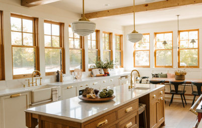 Houzz Tour: Warm, Woodsy and Welcoming Family Home