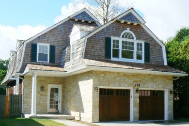 Inspiration for a transitional exterior home remodel in Chicago