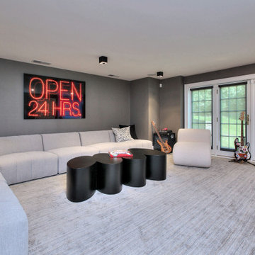 TEEN LOUNGE