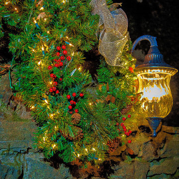 Holiday Decor - Residential Outdoor Lighting & Decorations