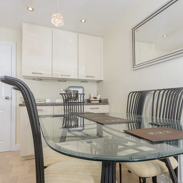 Neutral colours and chic design features, a modern twist to a classic kitchen