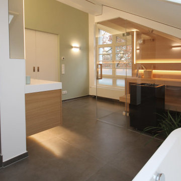 Dachgeschoss mit Schlafzimmer und Wellnessbad