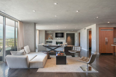 Family room photo in Orange County