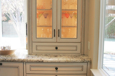 Example of a kitchen design in San Francisco