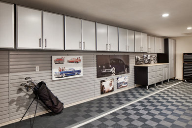 Example of a minimalist garage design in Dallas
