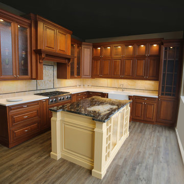 Royal Oak, MI Traditional Kitchen with Striking Island