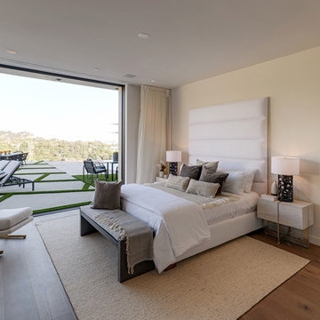 Custom Home in Brentwood