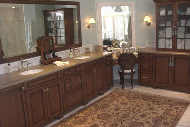 Bathroom - traditional bathroom idea in Orange County