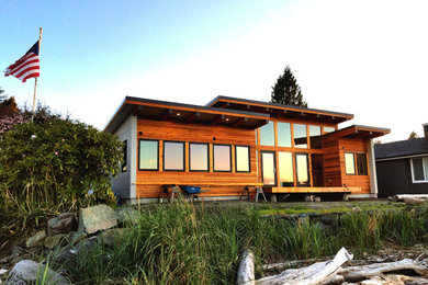 Example of a minimalist home design design in Seattle