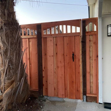 Redwood fence installation by hermanos fence in Fremont california