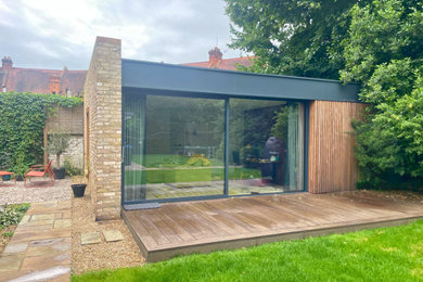 Design ideas for a medium sized contemporary detached guesthouse in London.