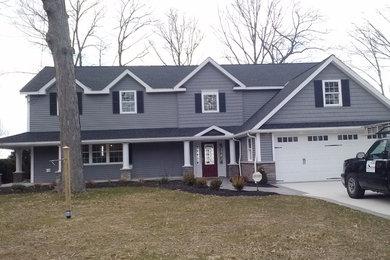 Inspiration for a craftsman exterior home remodel in Cleveland