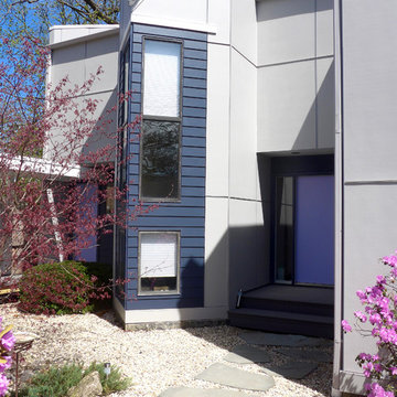 Highland Park, IL Contemporary Exterior Remodel in Pearl Gray and Deep Ocean