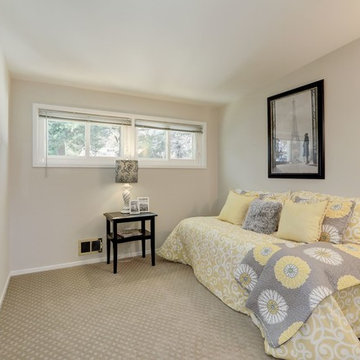 Home Staging Twinbrook Parkway Modern Split-Level