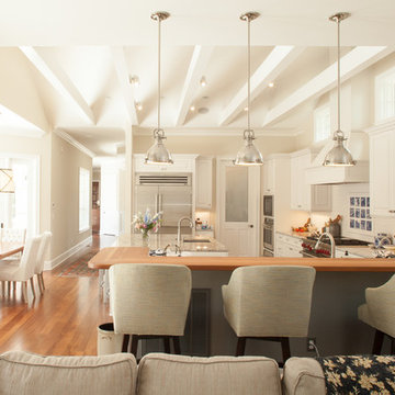 Menendez residence / courtyard home