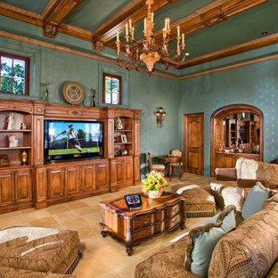 Großes Mediterranes Wohnzimmer mit grüner Wandfarbe in New York