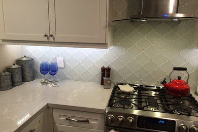 Minimalist kitchen photo in Toronto