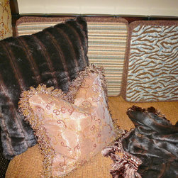 guest room - Bed Pillows