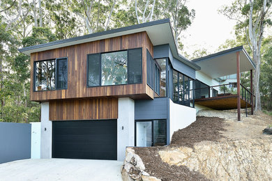 Photo of a modern exterior in Gold Coast - Tweed.