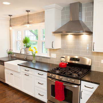 Cozy Retro Kitchen in Arlington Heights
