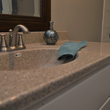 Kokomo, IN. BaileyTown USA, Maple Kitchen and Bathroom