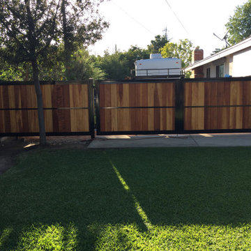 Swing Gate (Wood + Iron)