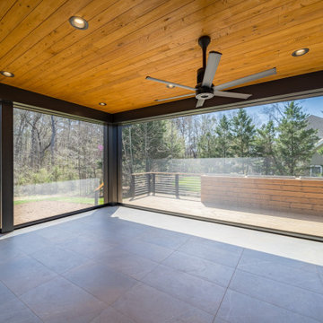 Porch with retractable screens down