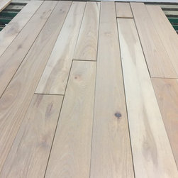 Hickory 5'' oiled Urban - Hardwood Flooring