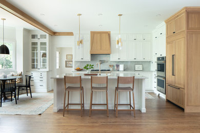 Example of a transitional kitchen design in Nashville