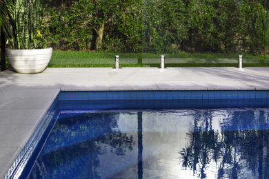 This is an example of a small modern pool in Brisbane.