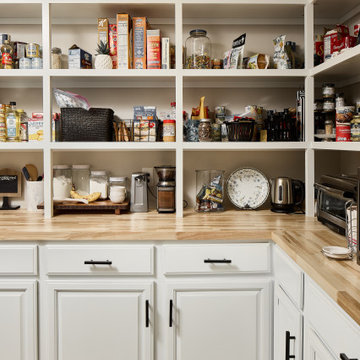 Modern Elements and Traditional Style Blend for a Striking Contrast