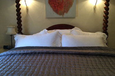 バークシャーにあるトラディショナルスタイルのおしゃれな寝室のレイアウト
