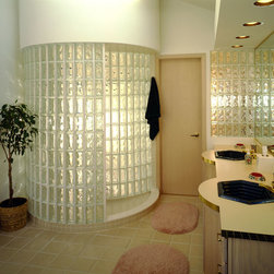 Circular Walk-in Shower - Showerheads And Body Sprays