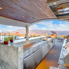Outdoor Kitchen