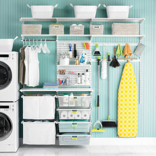 Foto de lavadero de estilo americano con encimera de laminado, paredes azules y suelo de baldosas de cerámica