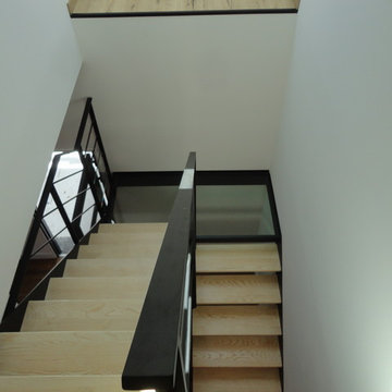 Escalier Acier - Bois et palier intermédiaire Verre - Verrière intérieure