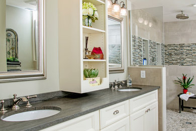Bathroom - bathroom idea in Philadelphia