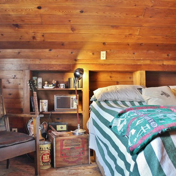 A Musician's Vintage Style Brings a Cottage to Life