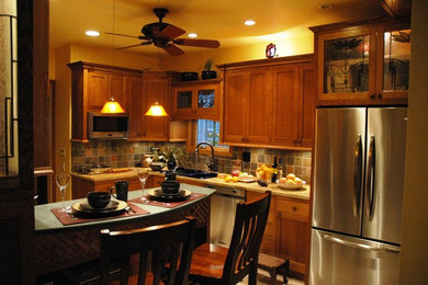 Elegant kitchen photo in Chicago