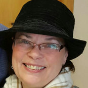 Leah Lutz's photo