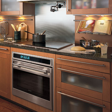 Wolf L Series 30" Single Electric Wall Oven, Classic Stainless Unframed | SO30US