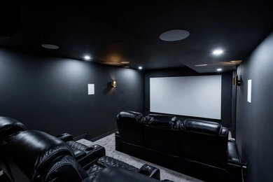 Home theater photo in Toronto